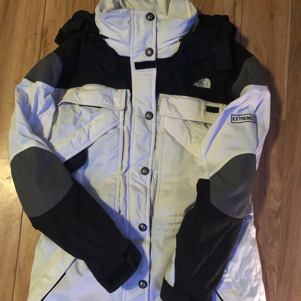 COPY - Northface extreme women’s jacket size (10)